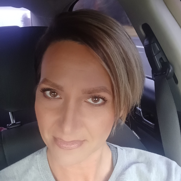 Meet your Posher, Brooke - Picture 2 of 2